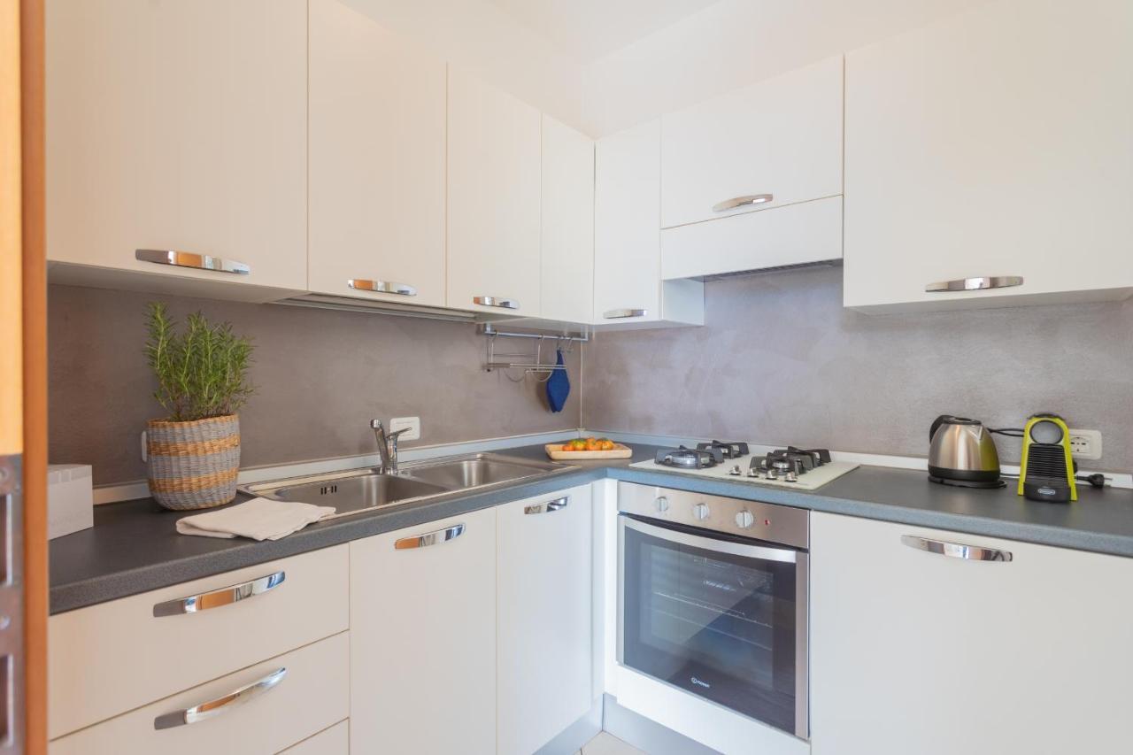Blue Bliss Apartment By Rent All Como Colonno Esterno foto
