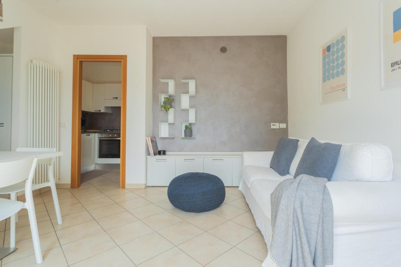 Blue Bliss Apartment By Rent All Como Colonno Esterno foto